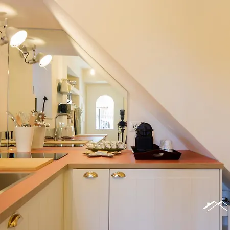 Aparthotel 2min | 2br| Wifi|a/c| By Tilo Genova